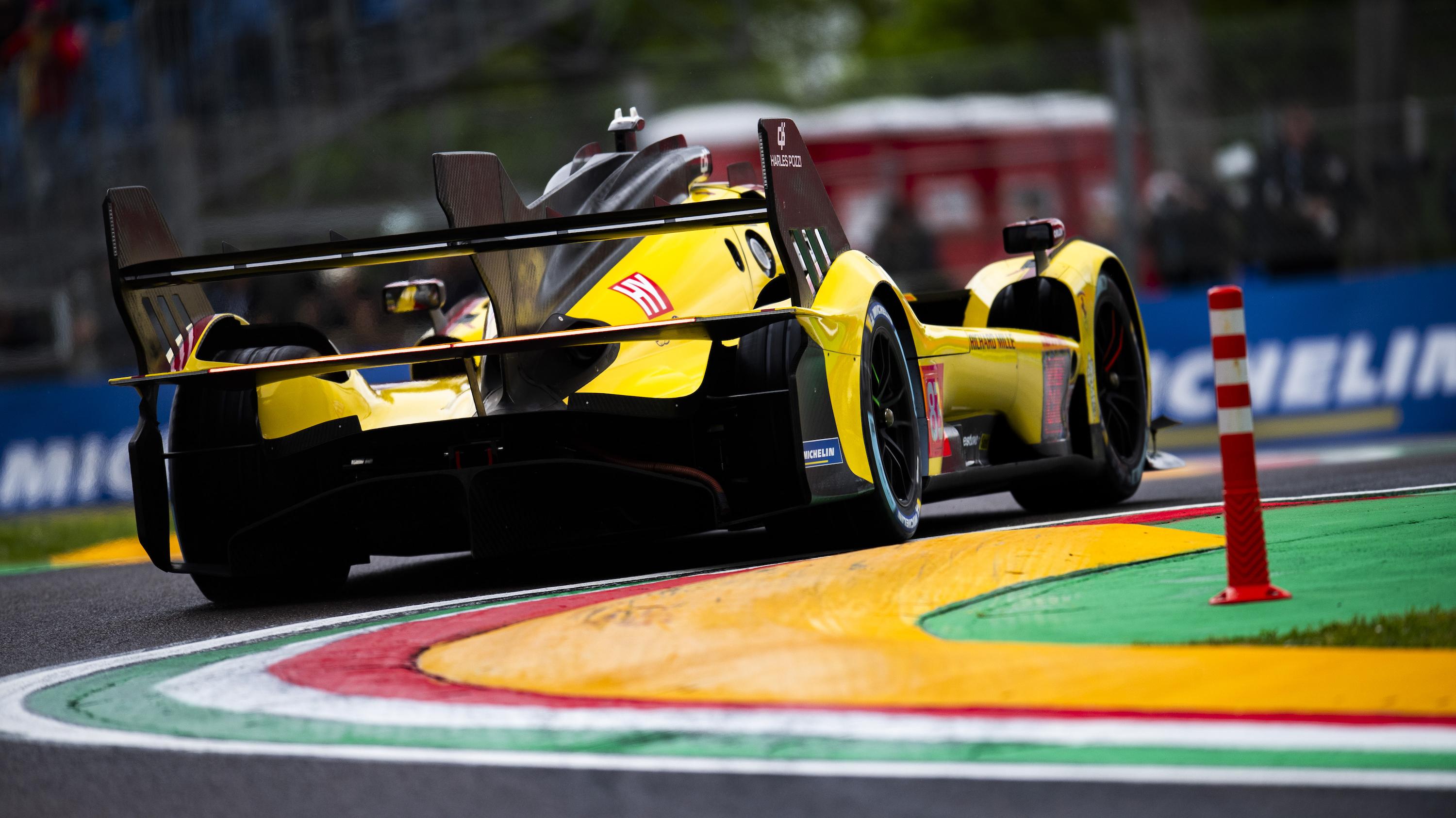 Ferrari ouvre la voie en Libres 1 à Imola