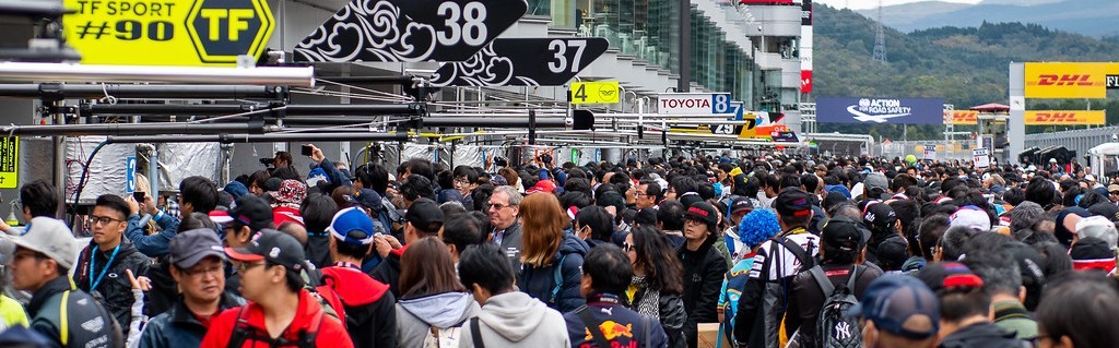 Fans flock to Fuji Pit Walk