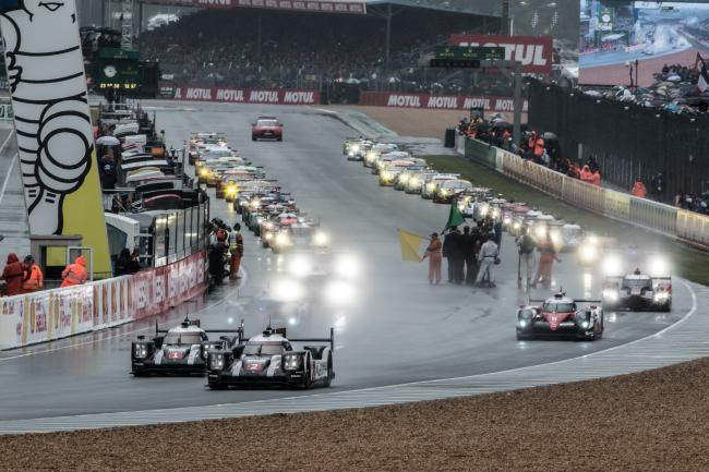 Toyota en tête après le premier quart des 24 Heures du Mans 2016