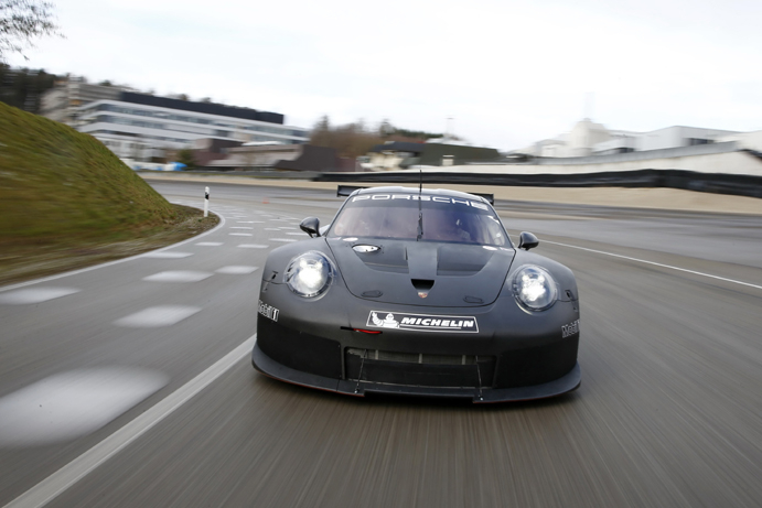 Successor to the Porsche 911 RSR enters test phase