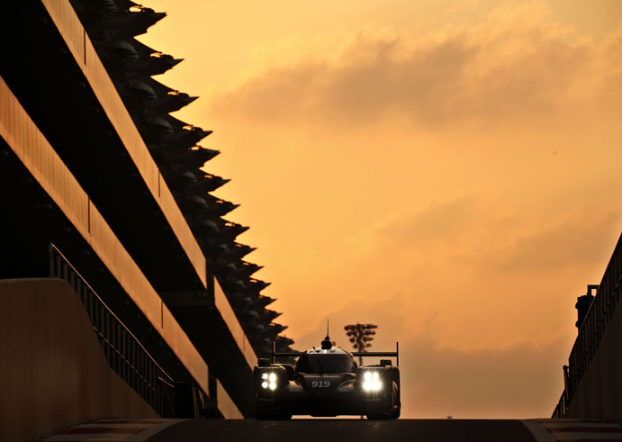 La Porsche 919 Hybrid en essais pneus à Abou Dhabi