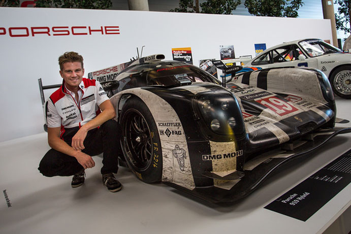 Hulkenberg’s busy visit to the WEC paddock