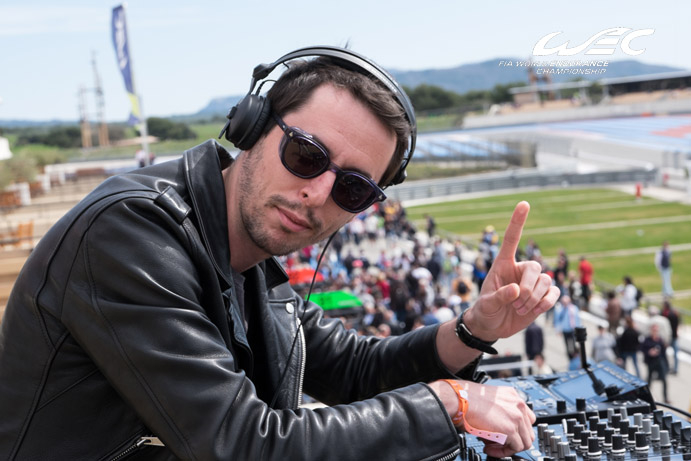 10,000 fans enjoy special ambience at Prologue
