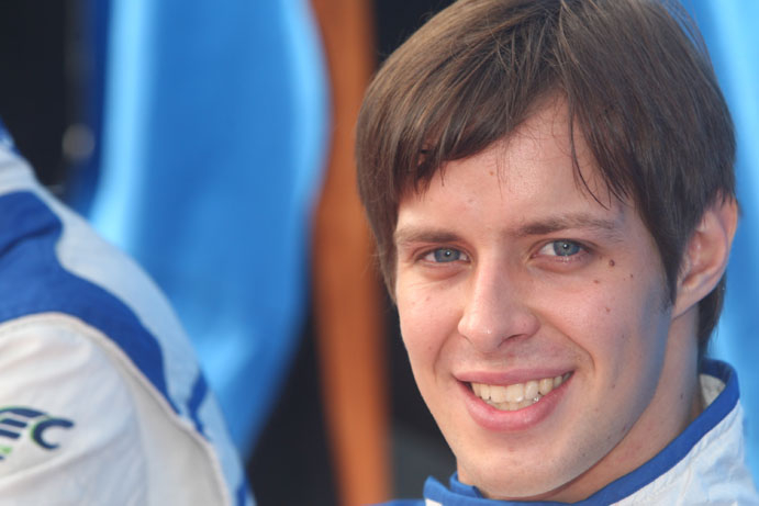 Richard Bradley re-signs with KCMG for 2015