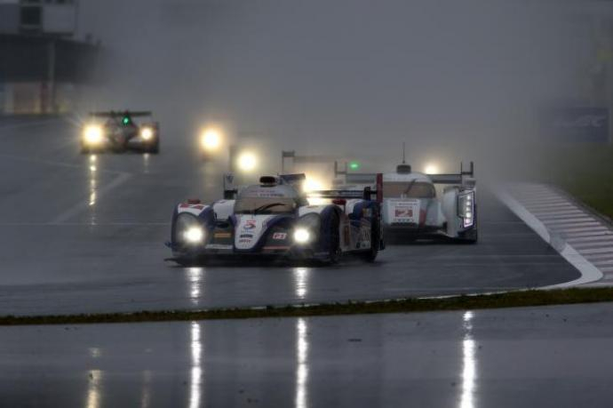 Audi remporte le titre mondial lors d'une course stoppée par des drapeaux rouges