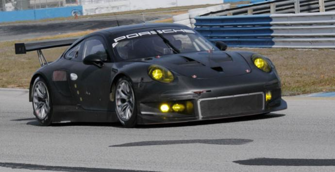 Porsche's new 911 RSR breaks cover 