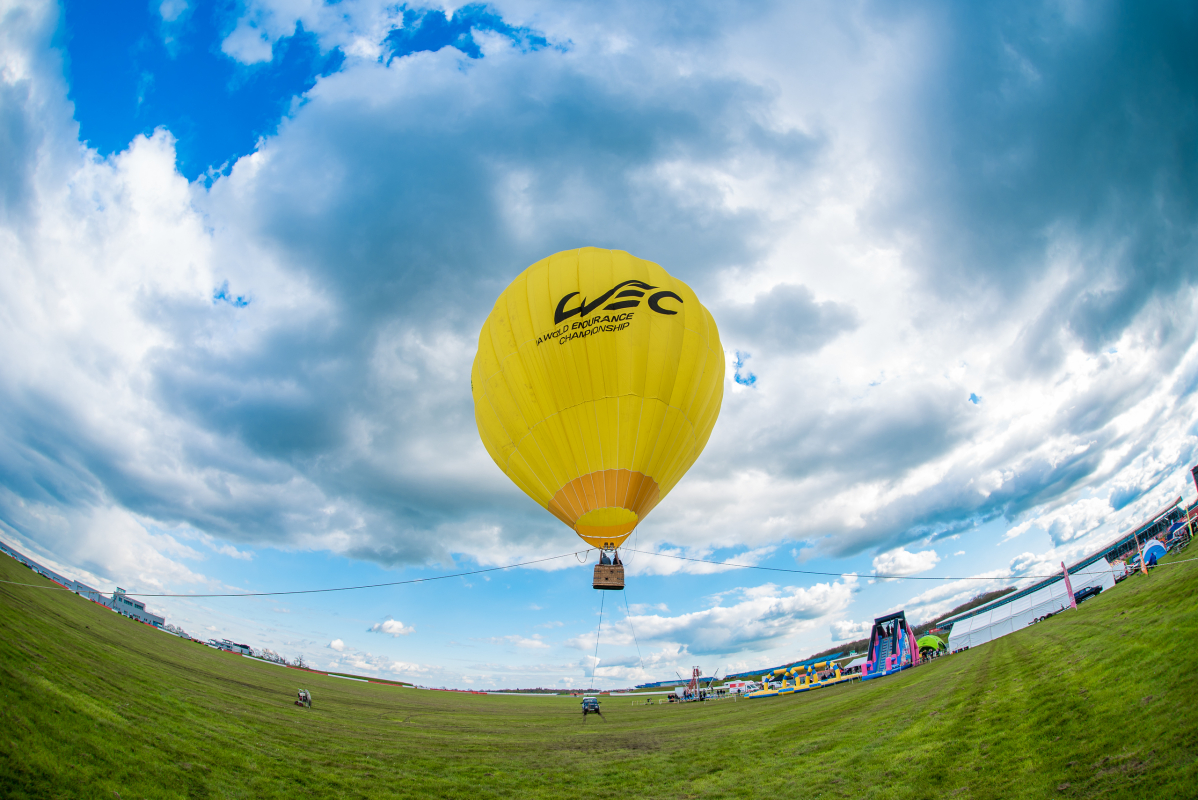 Un jeudi à Silverstone : le coup d'envoi de la saison 2017 approche...
