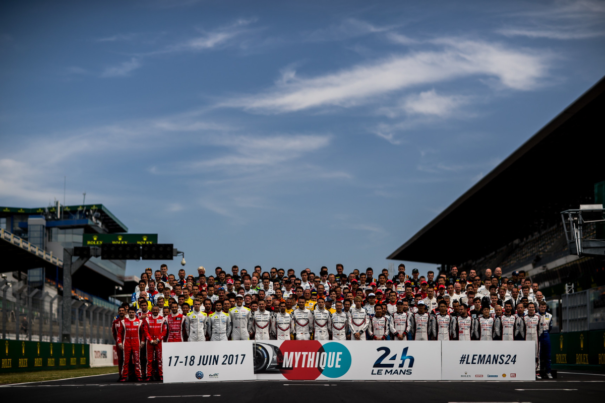 Drivers' autograph session at Le Mans from 17h00 to 18h30