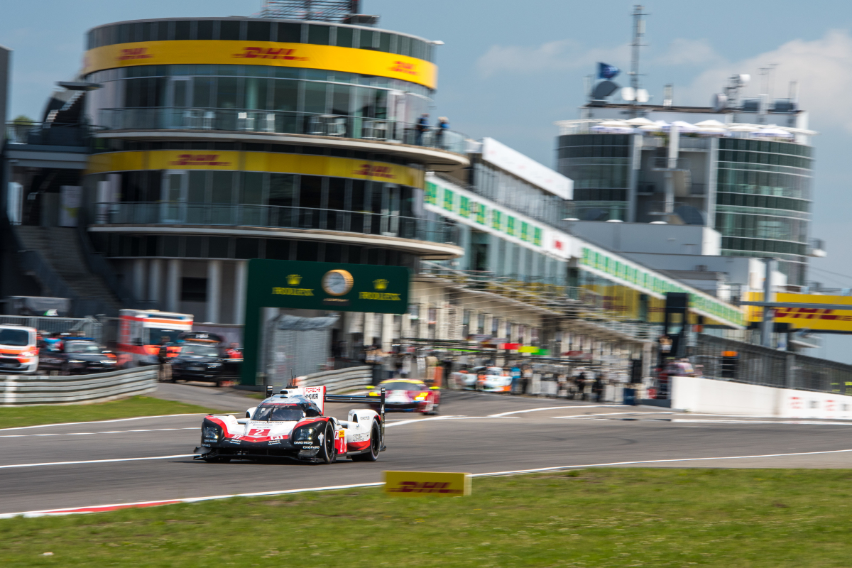 Nürburgring Essais Libres 1 : Timo Bernhard et Porsche premiers leaders