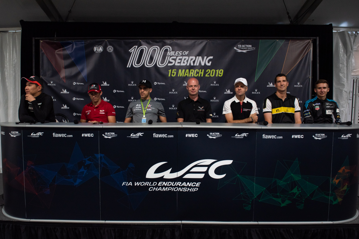 Un mercredi à Sebring : Paroles de pilotes