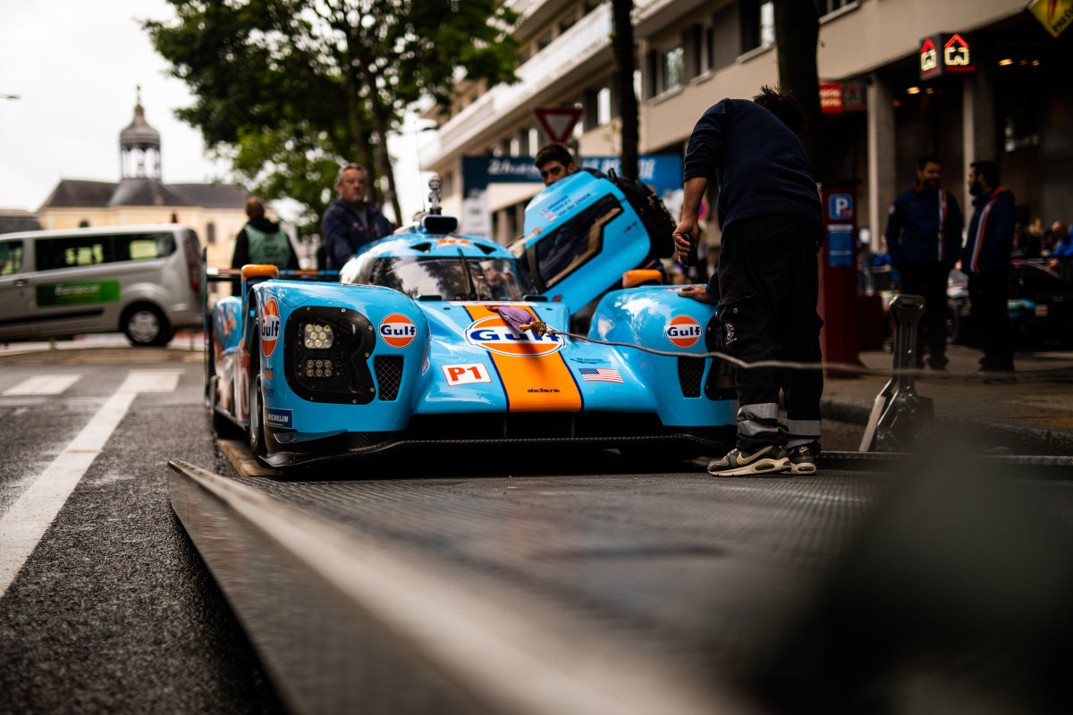 Picture postcard from Le Mans Scrutineering