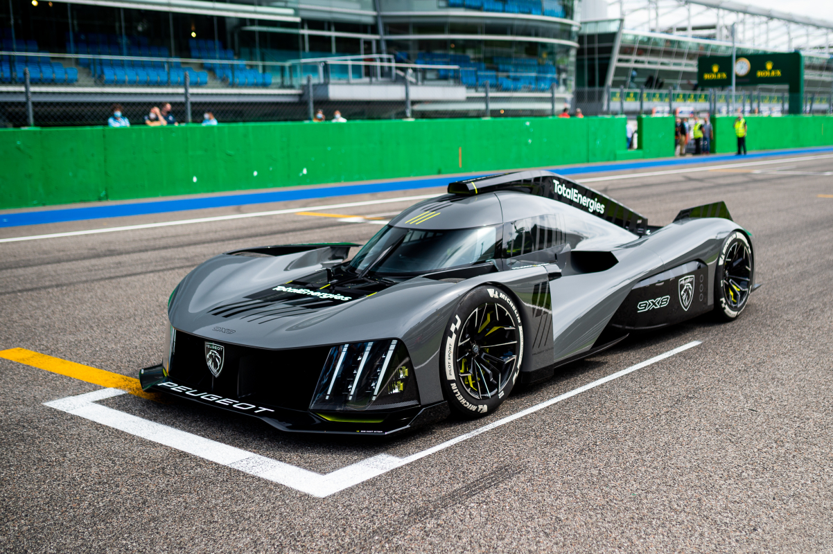 Monza : première entrée en piste pour l’Hypercar Peugeot 9X8 !