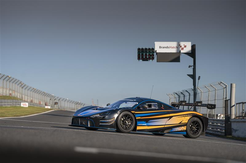 United Autosports finalise 2024 drive line-up with McLaren
