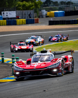 That’s a wrap on Test Day! 📸 Is there any better sight than the WEC grid back at @circuitdes24heures