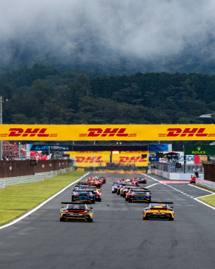 6 Hours of Fuji race start with the LMGT3 grid 😍 Stunning photos as the lights went green under a mi