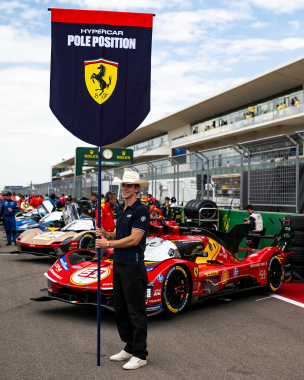 We love a little Texas flair on the grid 🤠 Drivers, teams and special guests lined up at COTA ahead 