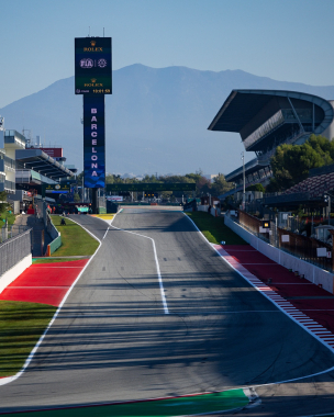 Hola, @circuitdebcncat! Our first time racing here and we couldn’t be more excited! 🤩   Long straigh