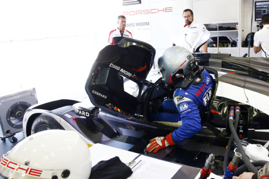Yannick Dalmas reprend le volant