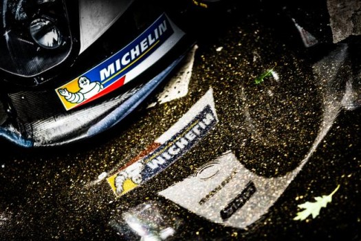 Second qualifying session disrupted by heavy rain
