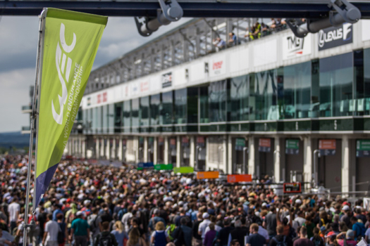 Affluence et soleil sur le Nürburgring
