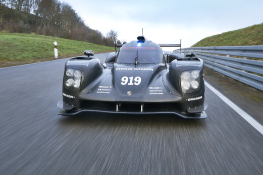 Entrée en piste de la Porsche 919 Hybride