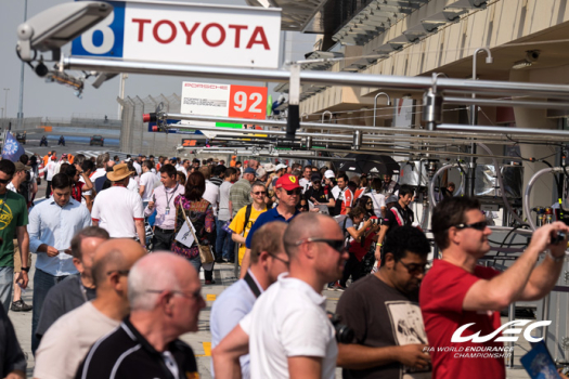 Sunshine, A Walk in the Pitlane and Autographs 