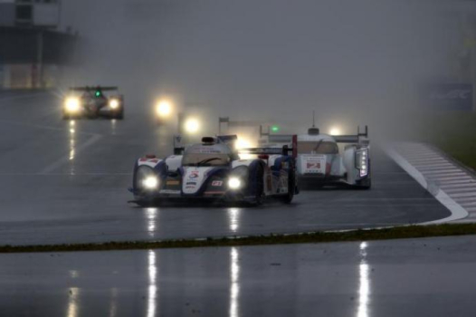 Audi remporte le titre mondial lors d'une course stoppée par des drapeaux rouges