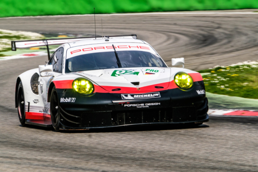 Great competition awaits in LMGTE : Porsche narrowly head Ford