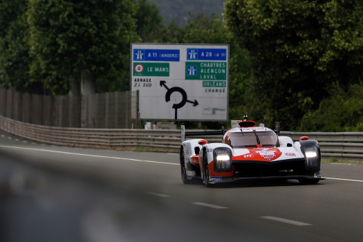 Toyota signe le meilleur chrono de la Journée Test.