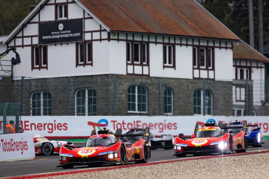 TOTALENERGIES, L'AUTOMOBILE CLUB DE L'OUEST ET LE MANS ENDURANCE MANAGEMENT ÉTENDENT LEUR PARTENARIAT.