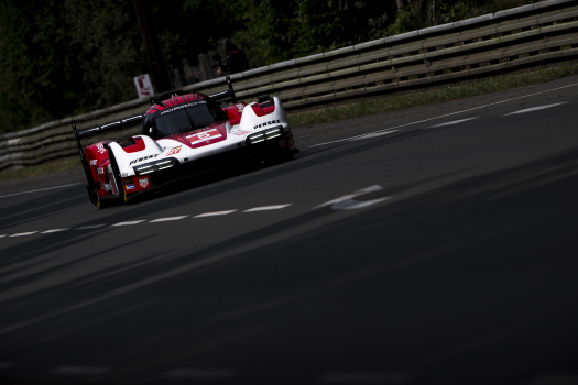Estre takes pole for Porsche Penske at Le Mans