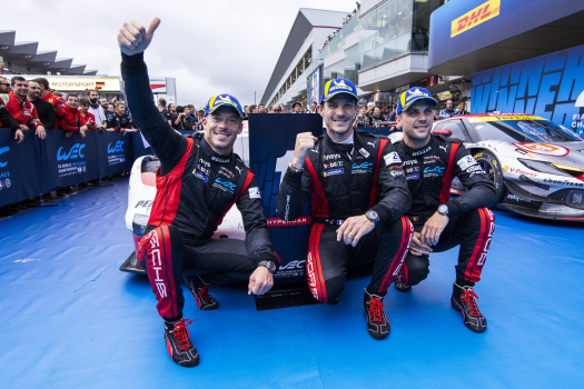 Big in Japan: Porsche trio put one hand on Drivers’ crown at Fuji