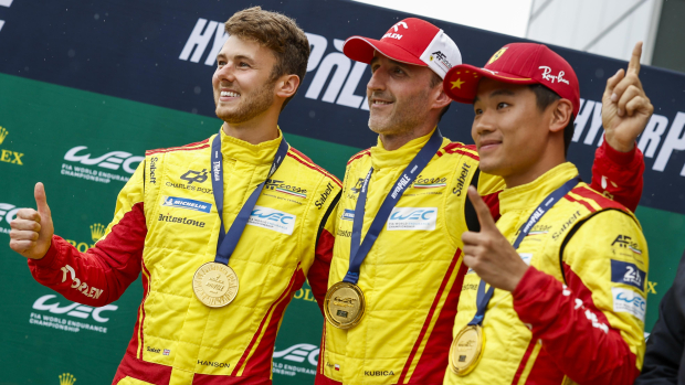 Kubica pole keeps pressure on in title fight in Texas