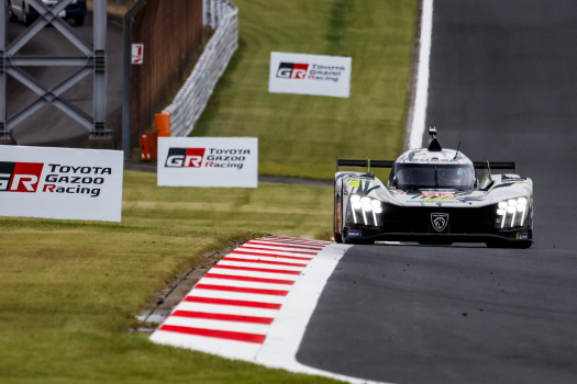 Peugeot en tête après 4 heures à Fuji