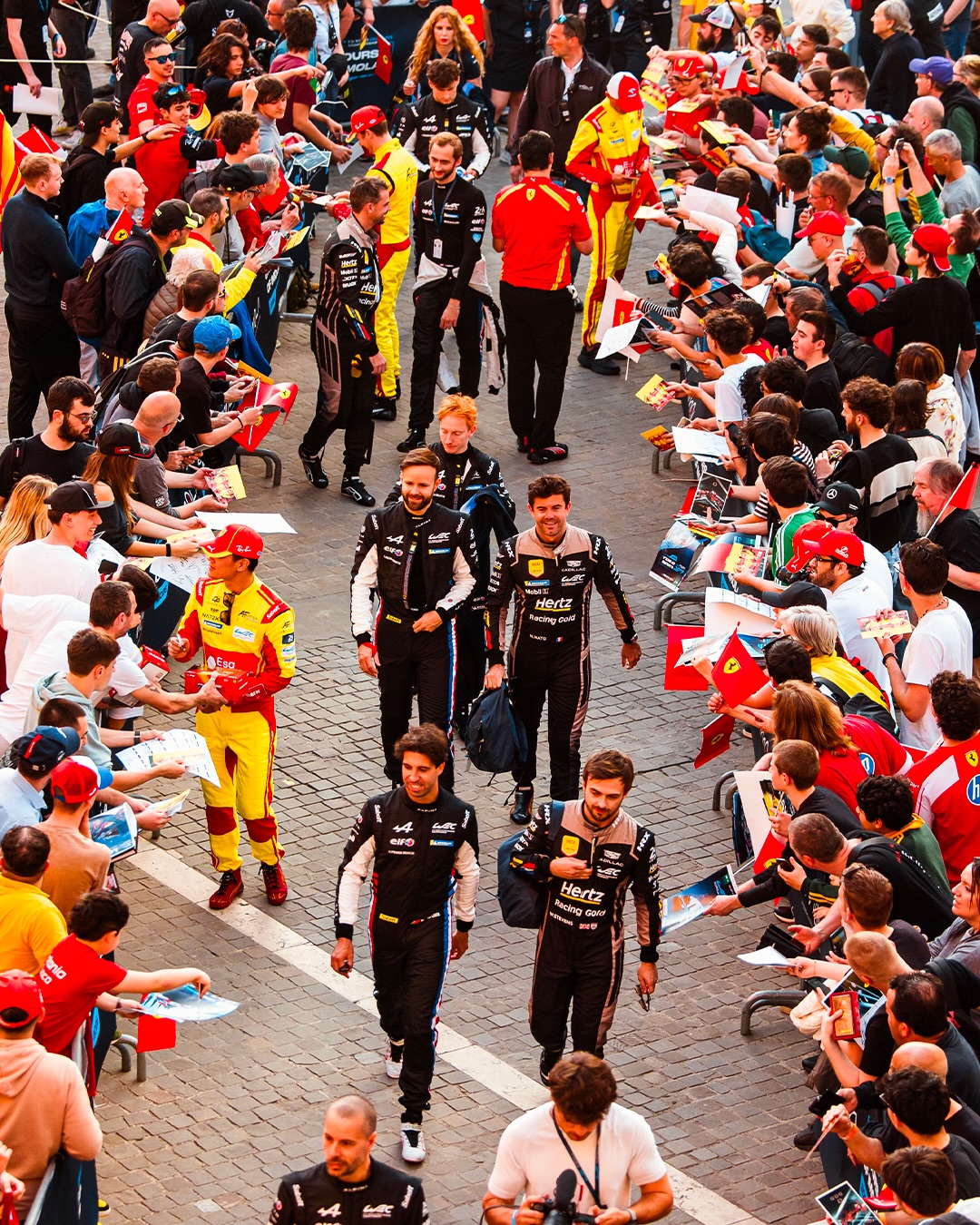 WEC fans, you showed up today 🫶 A special afternoon in the heart of Imola with the drivers and fans!