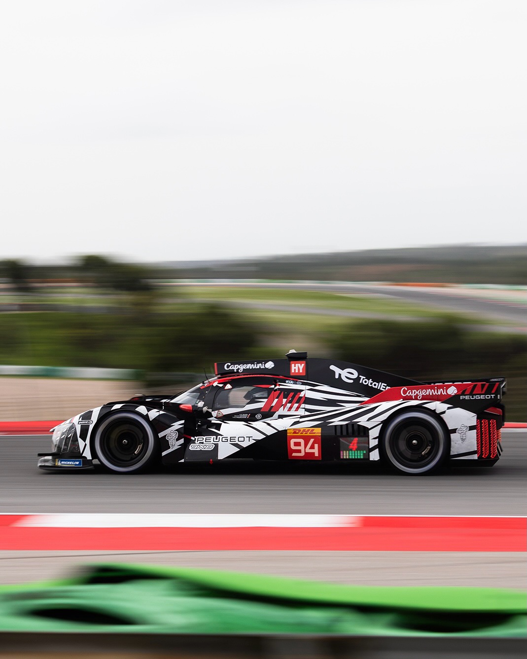 Spotted: THAT new 9X8 livery on track 👀 Peugeot has completed testing in Portimão ahead of the 2026 